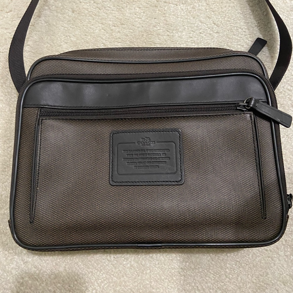 COACH Men’s Crossbody Bag EUC
